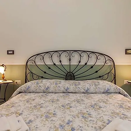 At Lettieri Bed and Breakfast Νάπολη
