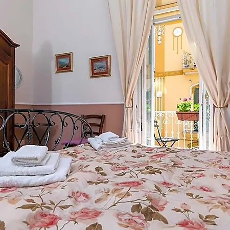 At Lettieri Bed and Breakfast