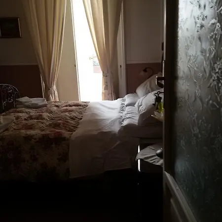 At Lettieri 4*