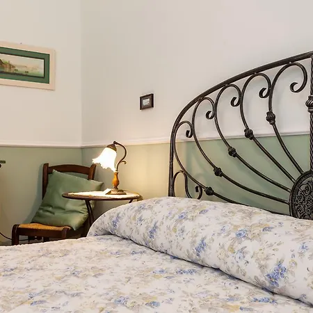 Bed & Breakfast At Lettieri 4*