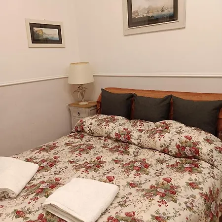 莱蒂耶里之家旅馆 那不勒斯